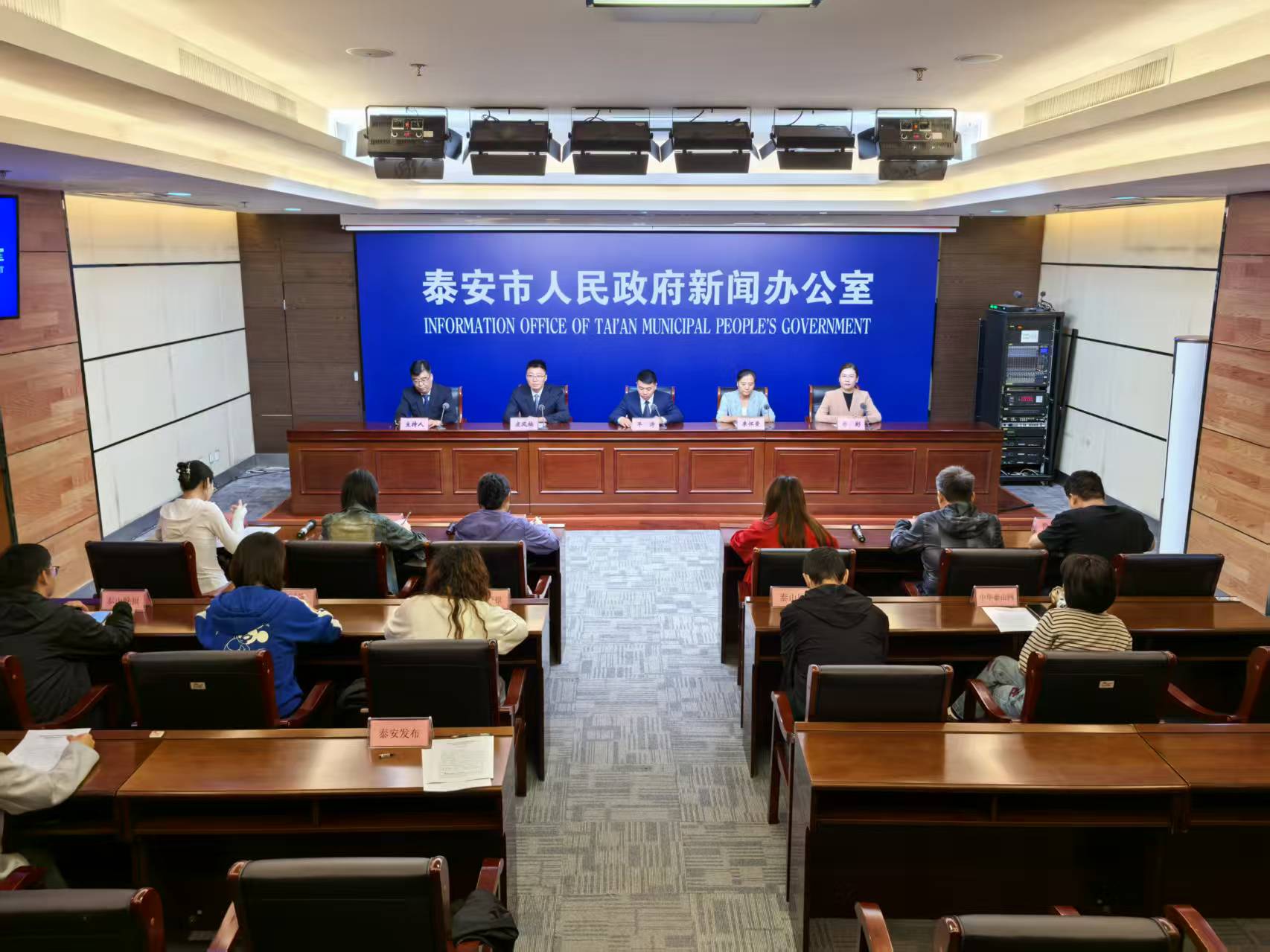 微信图片_20250919151719_742_124.jpg