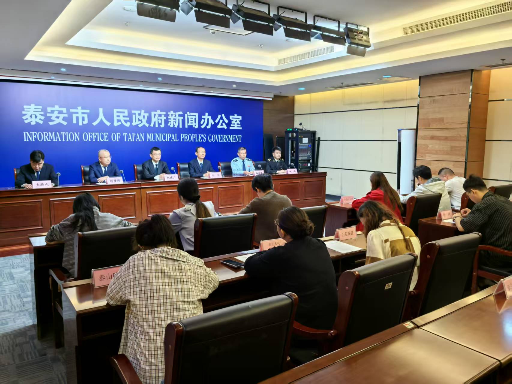 微信图片_20250925103937_852_124.jpg 微信图片_20250925103937_852_124.jpg